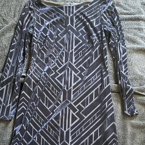 Vince Camuto size 4 Geometric Patterned Dress. Velour w stretch. Dark blue. - Picture 2 of 8
